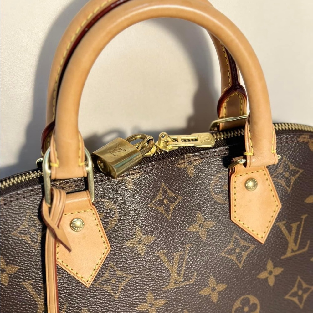 Louis Vuitton Monogram Alma PM - Picture 2 of 11